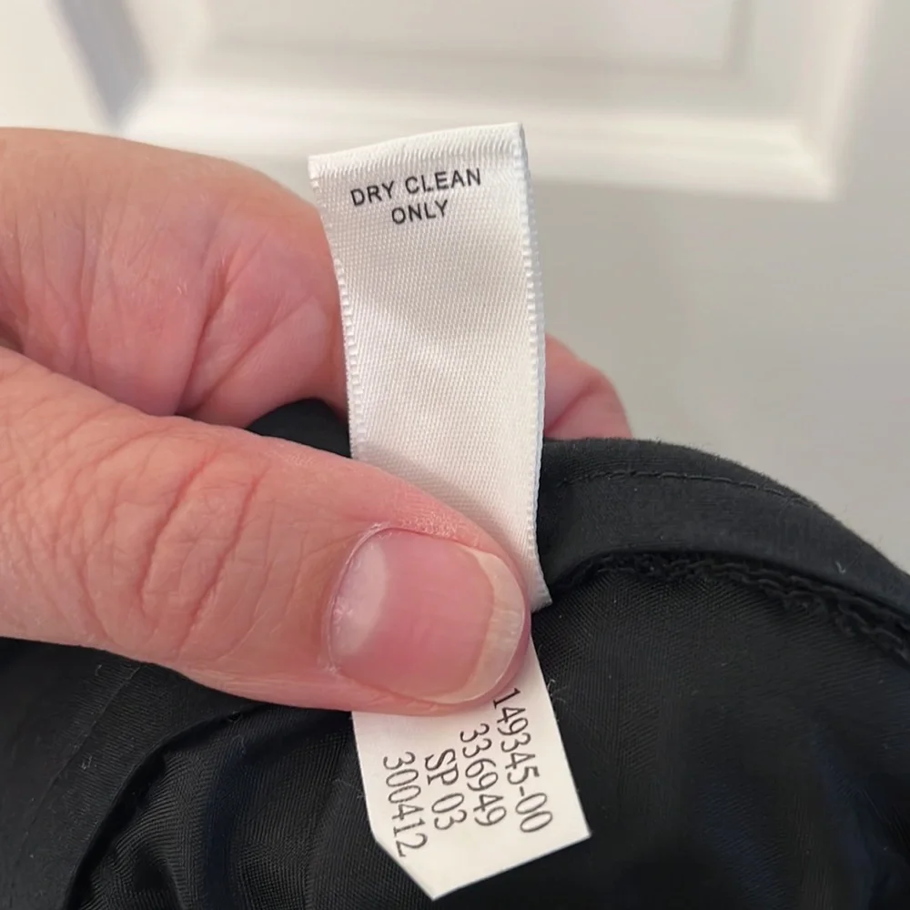 EUC Banana Republic black wool dress pants. 35/30 - Picture 9 of 9